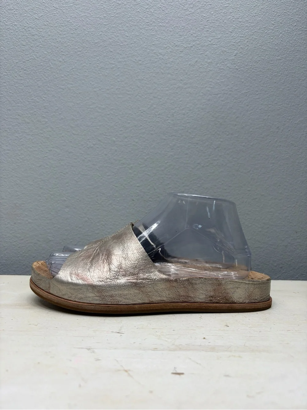 Kork-Ease Gold Mettalic Tutsi Slide Sandals Size 8